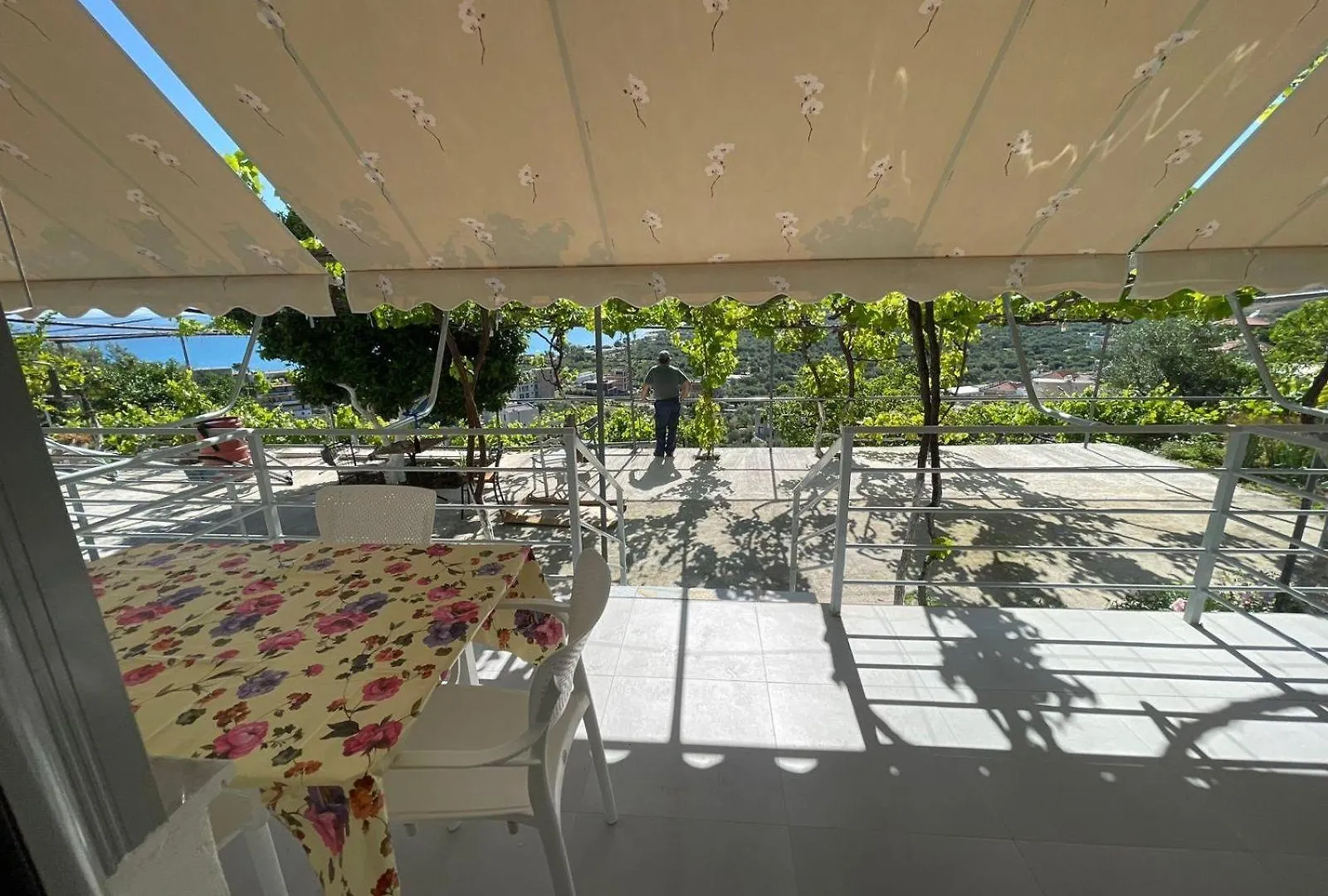 Qeparo View Rooms 0*,  Albania
